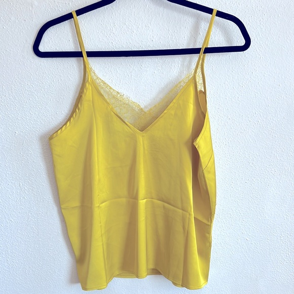 F21 Eyelash Lace-Trim Cami - Picture 3 of 4